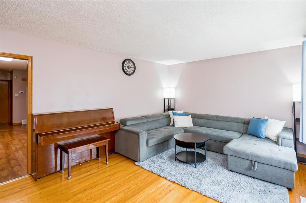 1613 Ross Avenue, Winnipeg, Manitoba  R3E 1E4 - Photo 4 - 202621297