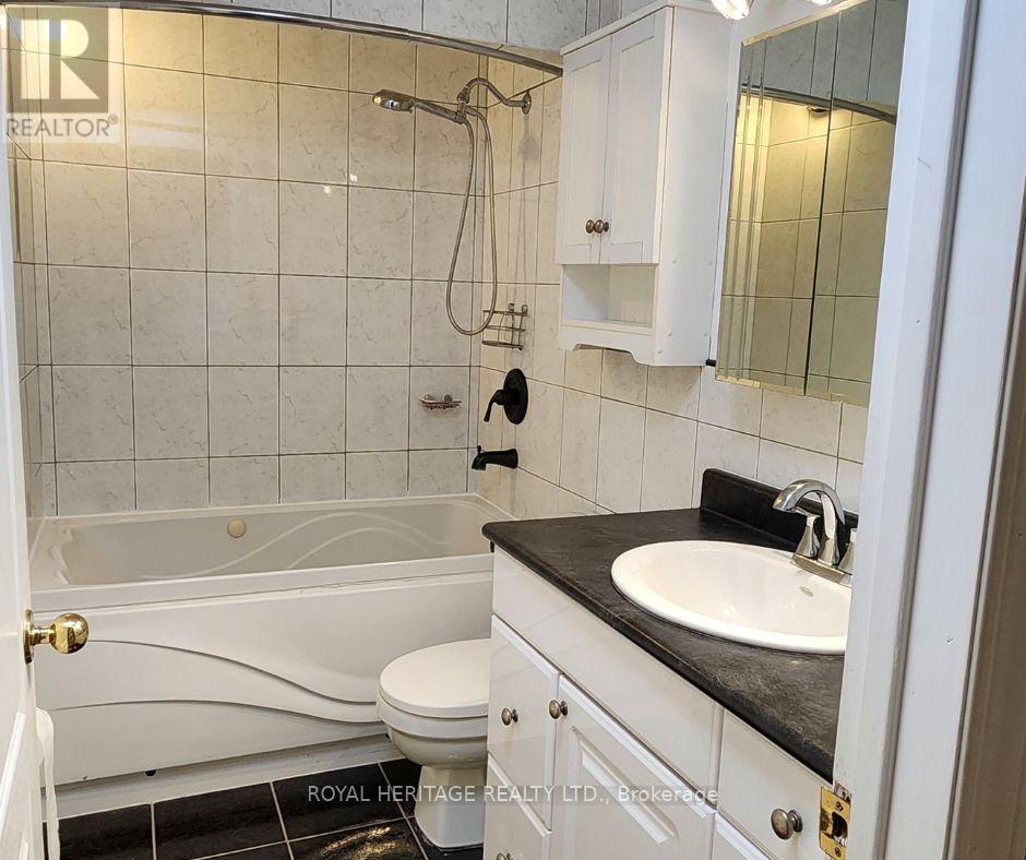 Main - 975 Hawthorne Court, Oshawa, Ontario  L1H 2H4 - Photo 14 - E13709248