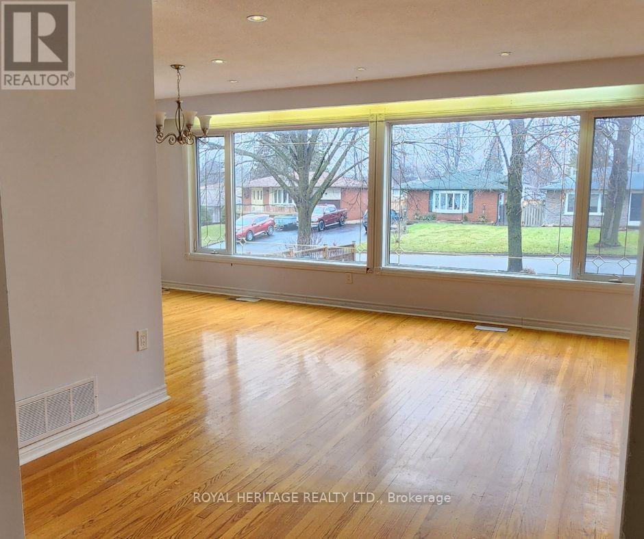 Main - 975 Hawthorne Court, Oshawa, Ontario  L1H 2H4 - Photo 4 - E13709248