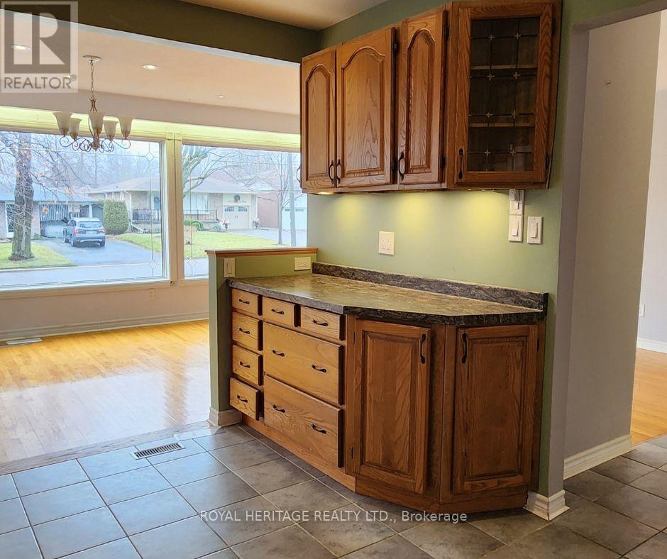 Main - 975 Hawthorne Court, Oshawa, Ontario  L1H 2H4 - Photo 8 - E13709248