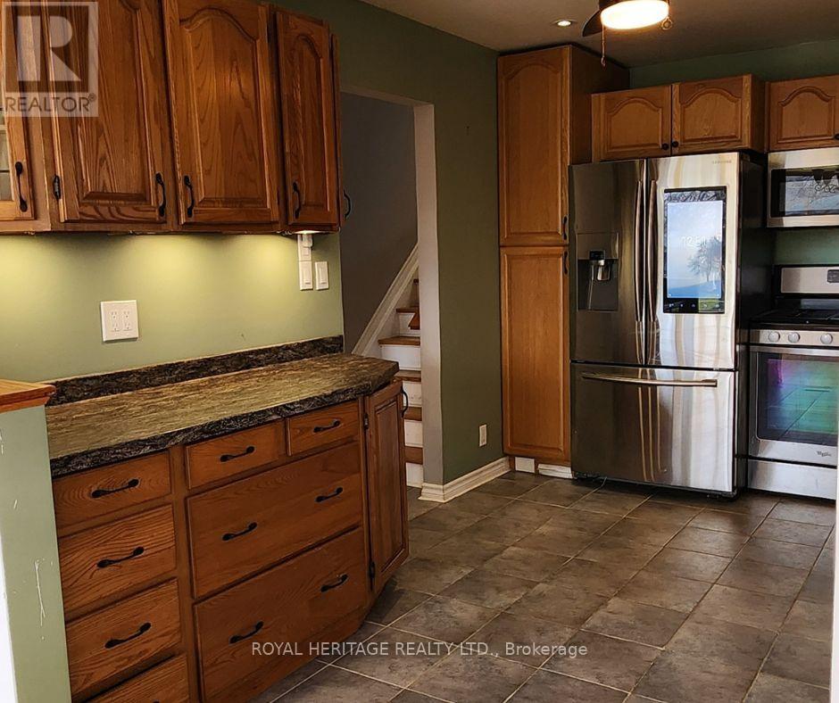 Main - 975 Hawthorne Court, Oshawa, Ontario  L1H 2H4 - Photo 9 - E13709248