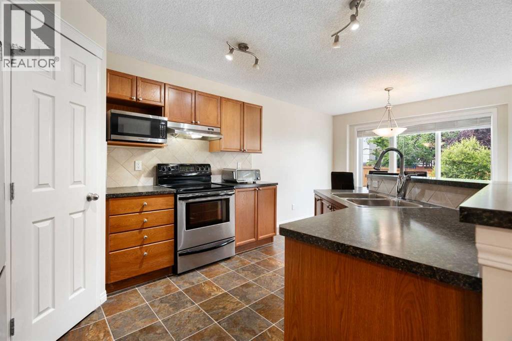 818 Copperfield Boulevard Se, Calgary, Alberta  T2Z 4R7 - Photo 3 - A2337365