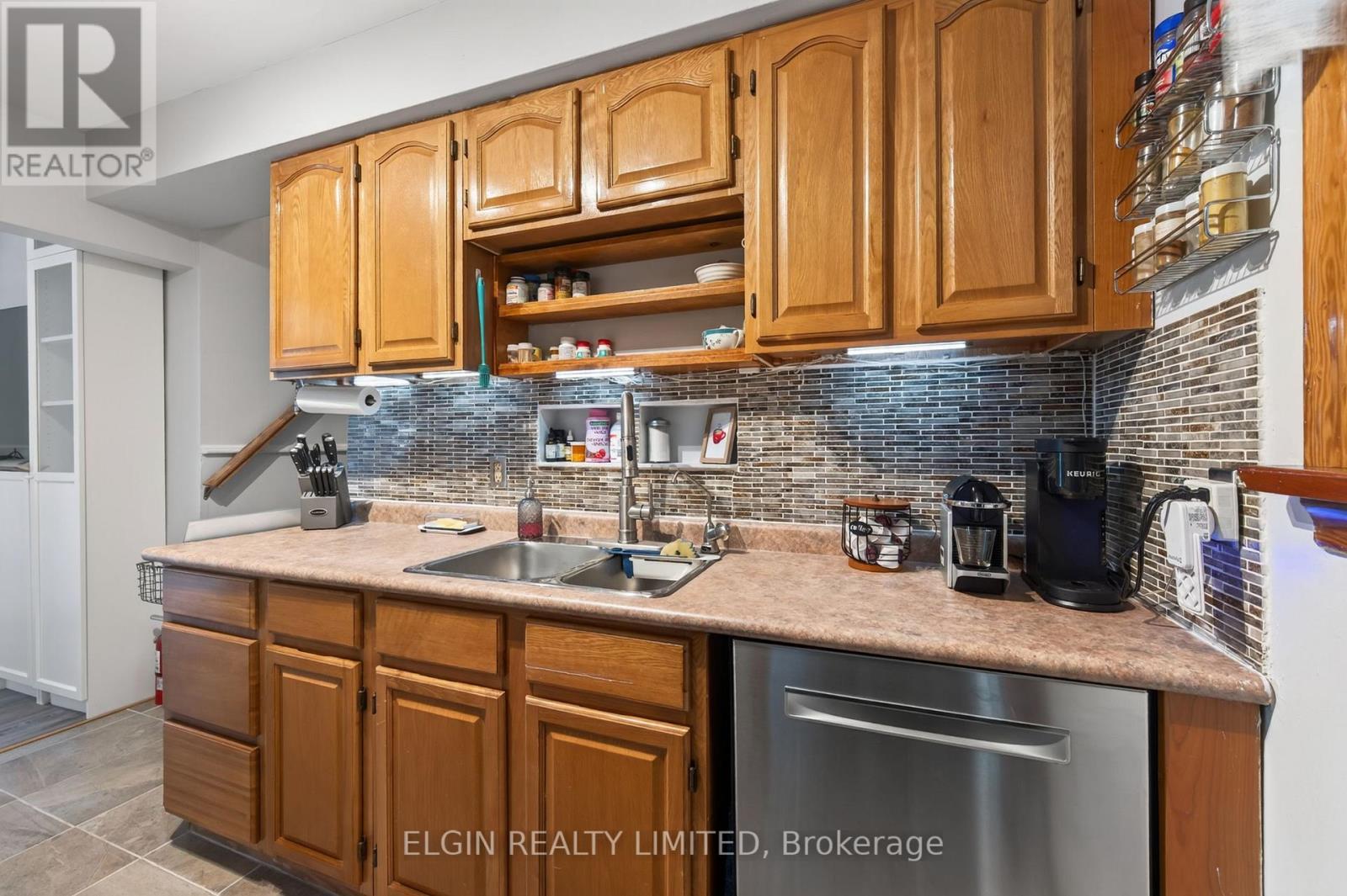 32 Coyne Street, St. Thomas, Ontario  N5R 4X8 - Photo 9 - X13709224