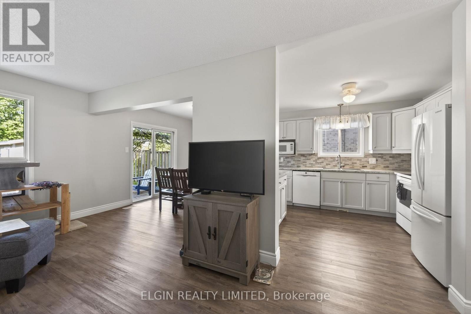 9939 Florence Street, Southwold (Southwold Town), Ontario  N5P 4L3 - Photo 14 - X13709228