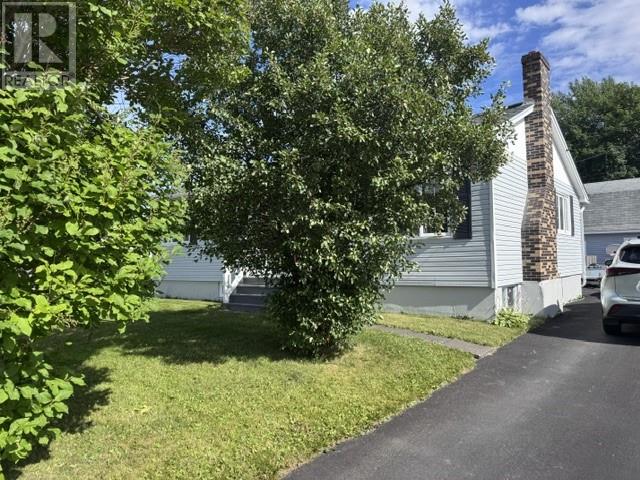 29 Hawker Crescent, Gander, Newfoundland & Labrador   - Photo 3 - 1302319