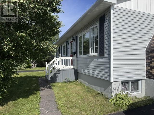 29 Hawker Crescent, Gander, Newfoundland & Labrador   - Photo 4 - 1302319