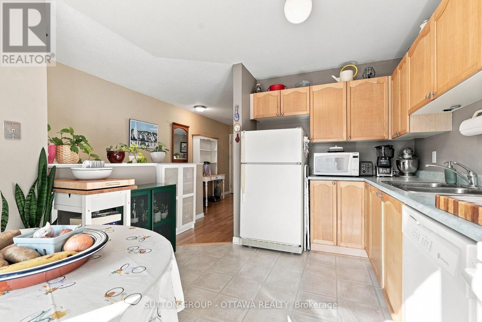 22 Manhattan Crescent, Ottawa, Ontario  K2C 4B4 - Photo 7 - X13709294
