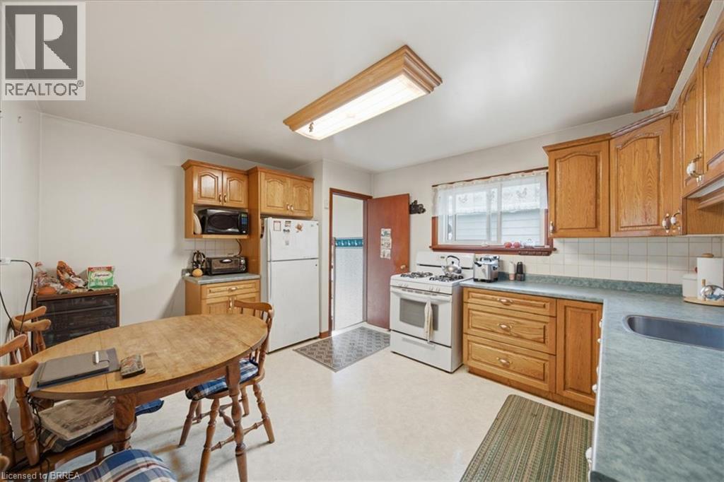 16 Mintern Avenue, Brantford, Ontario  N3S 1K6 - Photo 10 - 40858001
