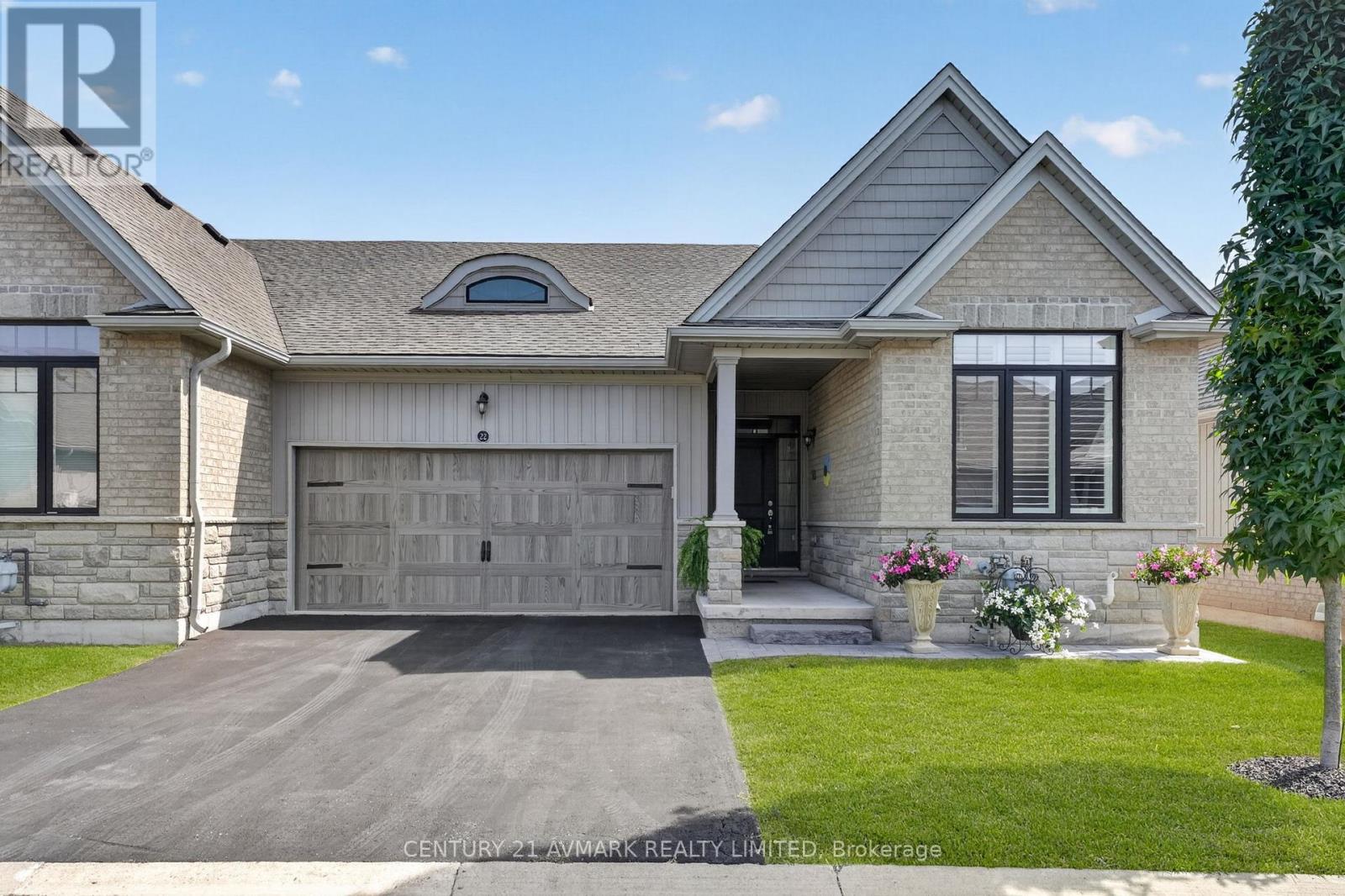 22 Borden Trail, Welland, Ontario  L3C 0H1 - Photo 3 - X13709284