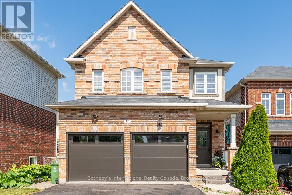 12 BOUSFIELD COURT, Hamilton, Ontario