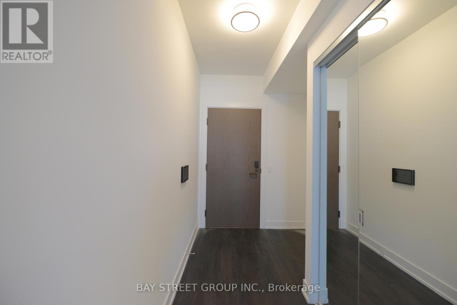 30 Inn On The Park Drive, Toronto, Ontario M3C 0P7 - Photo 5 - C13709280