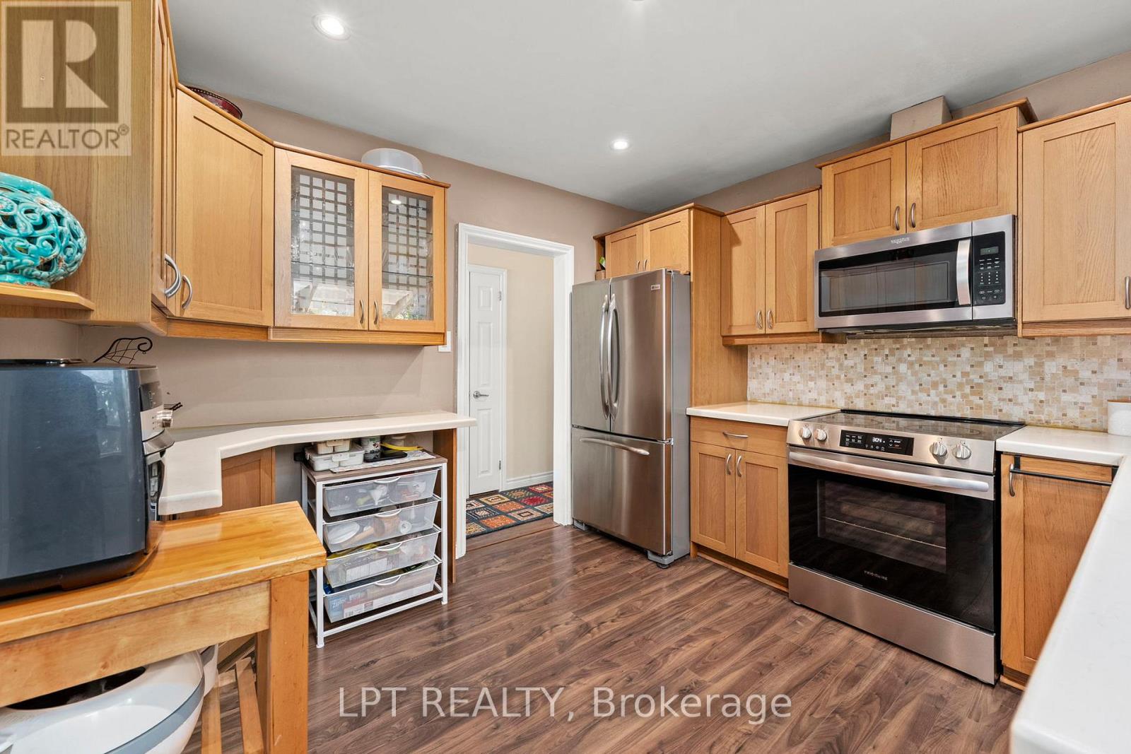 31 Patrick Drive, Aurora, Ontario  L4G 2A6 - Photo 11 - N13709254