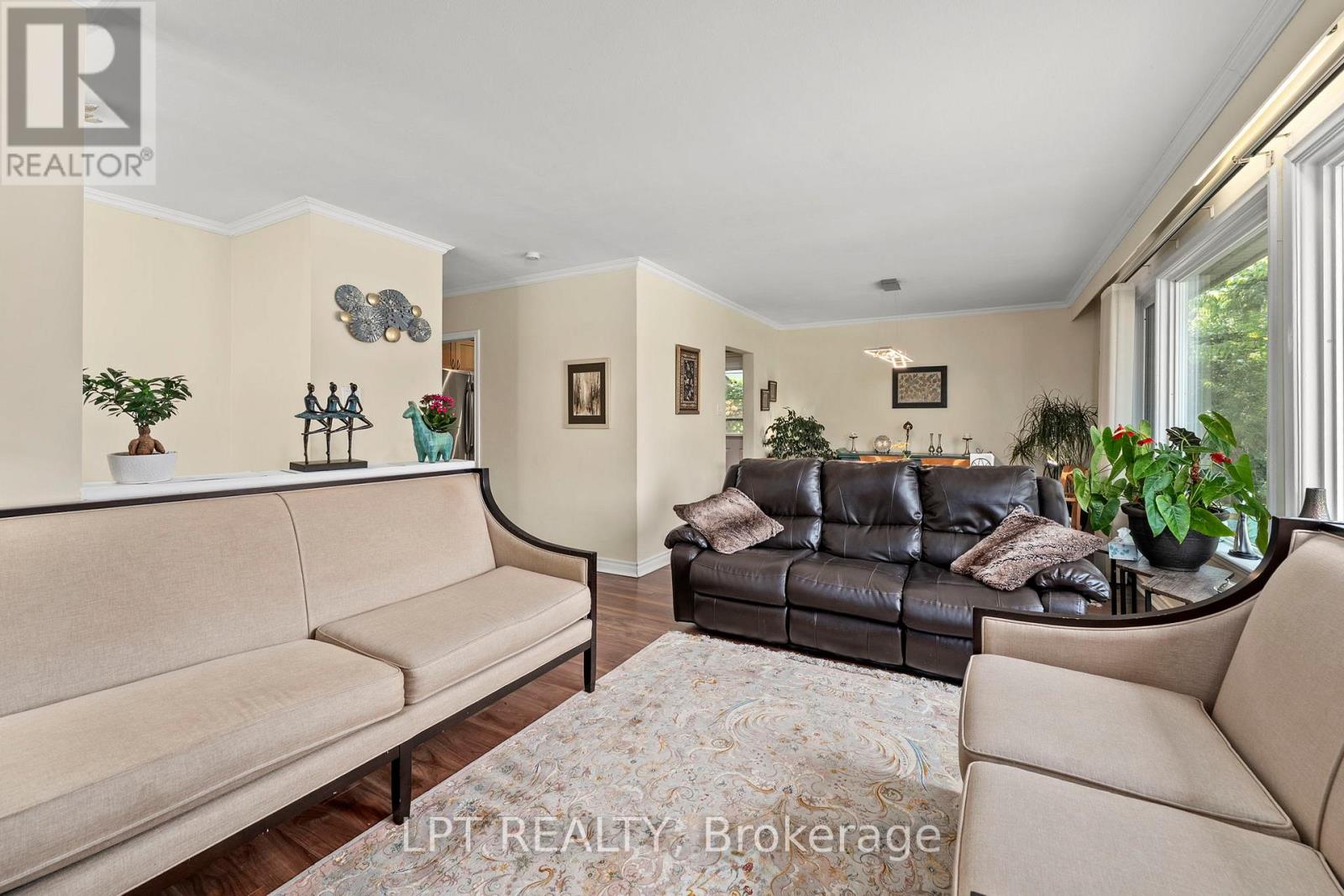 31 Patrick Drive, Aurora, Ontario  L4G 2A6 - Photo 13 - N13709254