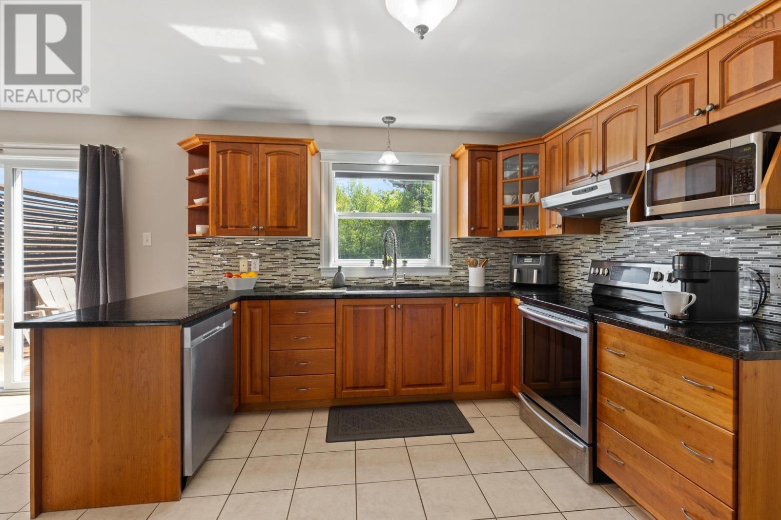 785 Basinview Drive, Bedford, Nova Scotia  B4A 3N4 - Photo 17 - 202621392