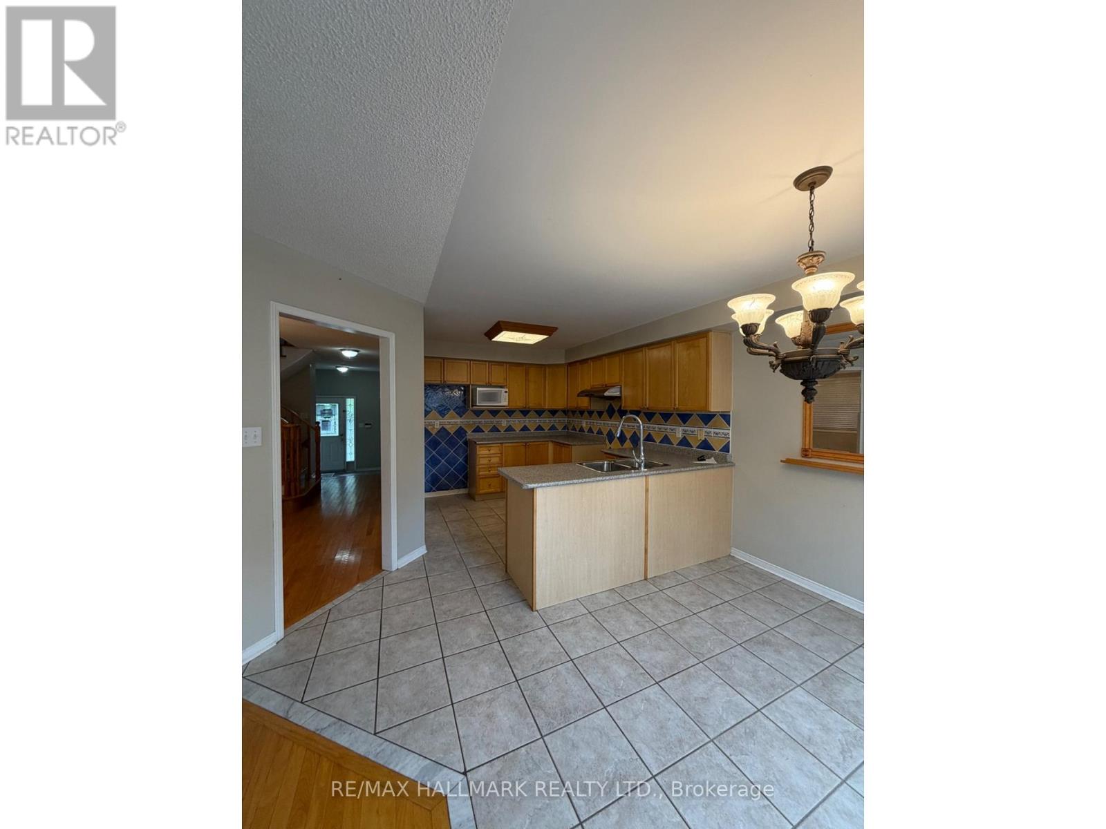 50 Farthingale Crescent, Brampton, Ontario  L7A 1W7 - Photo 13 - W13709208