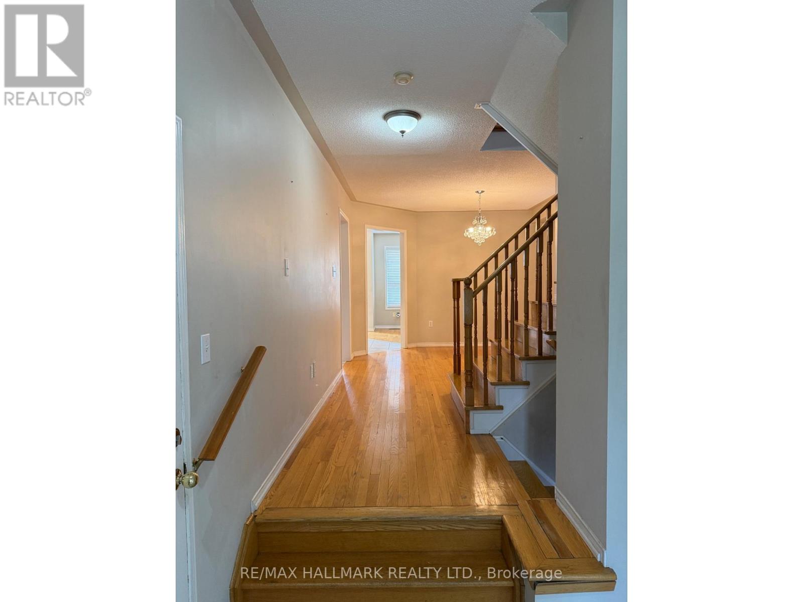 50 Farthingale Crescent, Brampton, Ontario  L7A 1W7 - Photo 9 - W13709208