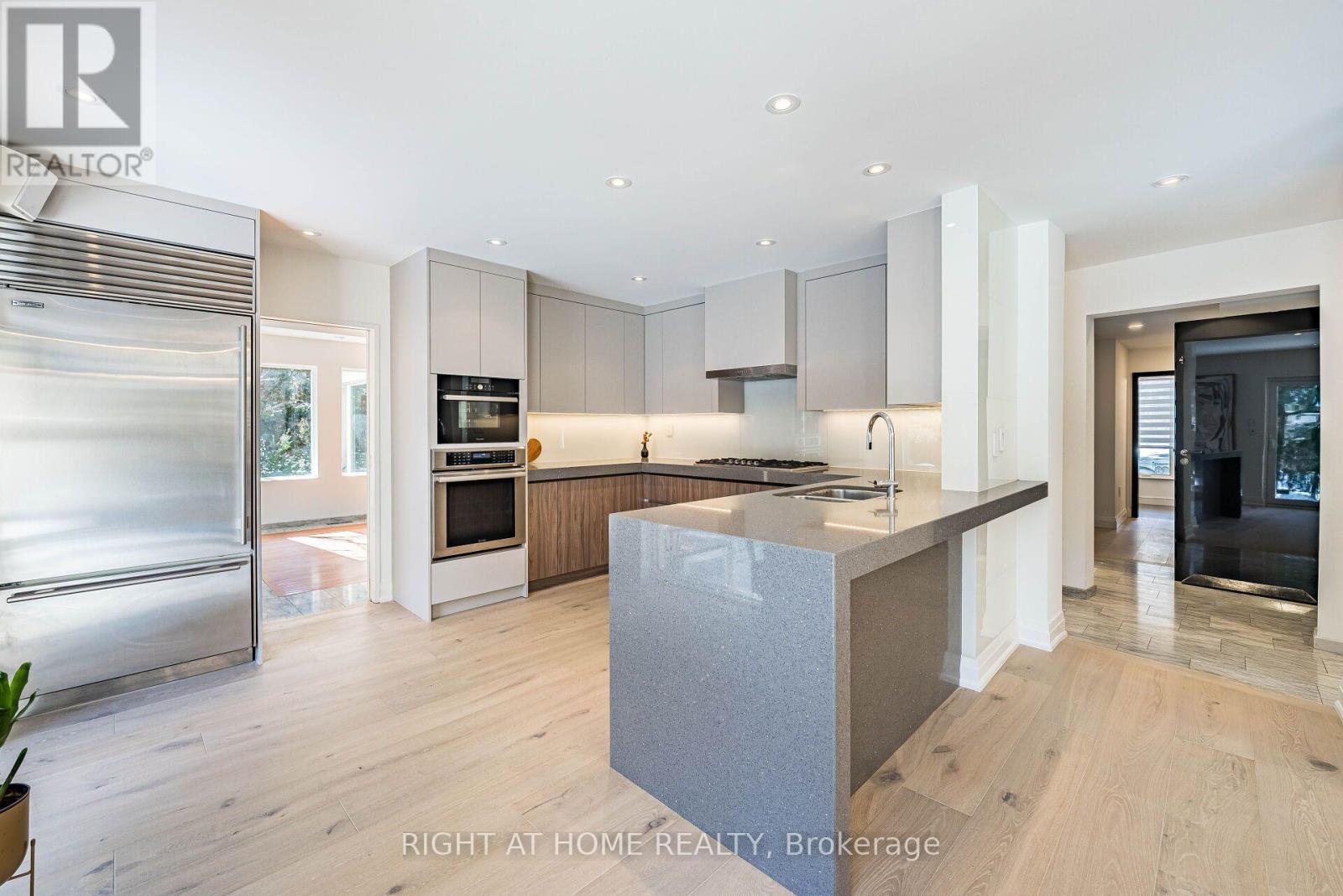 1 Friars Lane, Toronto, Ontario  M9A 1T6 - Photo 17 - W13709240