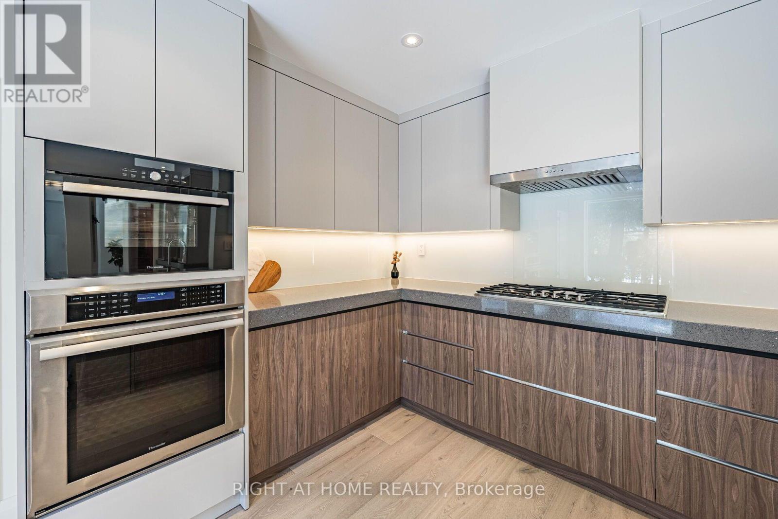 1 Friars Lane, Toronto, Ontario  M9A 1T6 - Photo 18 - W13709240