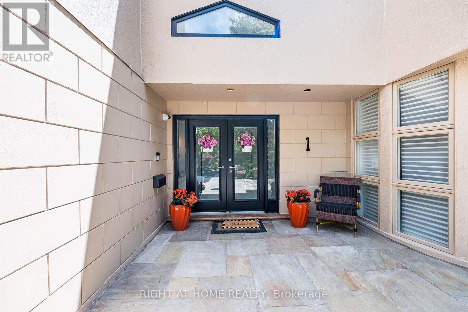 1 Friars Lane, Toronto, Ontario  M9A 1T6 - Photo 8 - W13709240