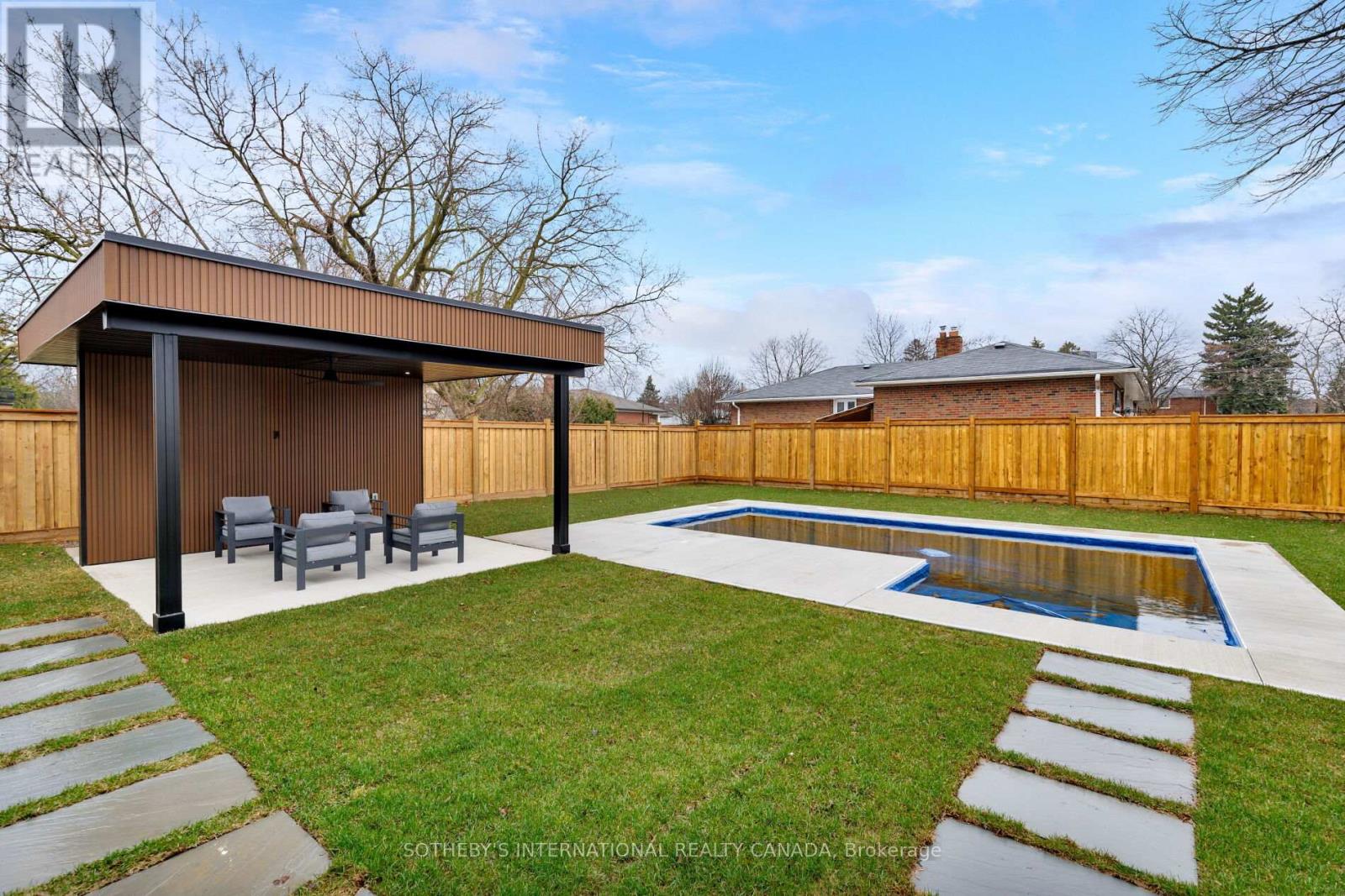 118 Warwood Road, Toronto, Ontario  M9B 5B7 - Photo 43 - W13709262