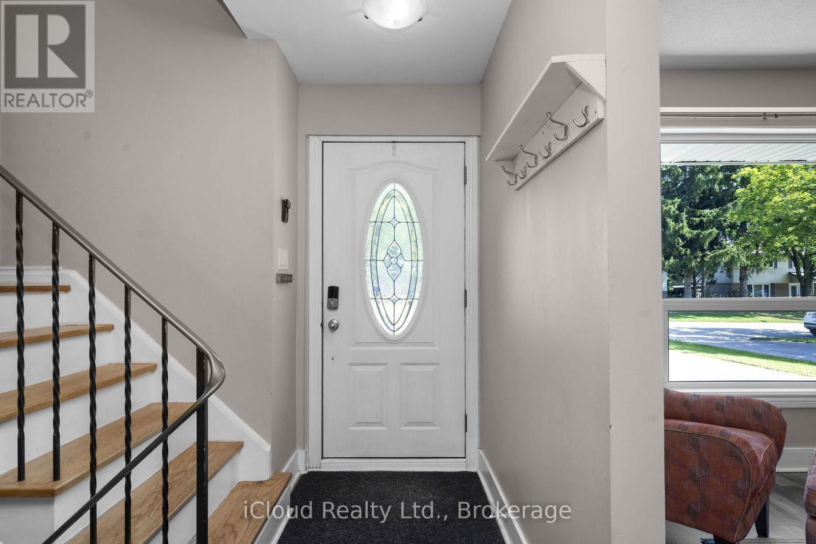 128 Elmore Drive, Halton Hills, Ontario  L7J 1T2 - Photo 3 - W13709266