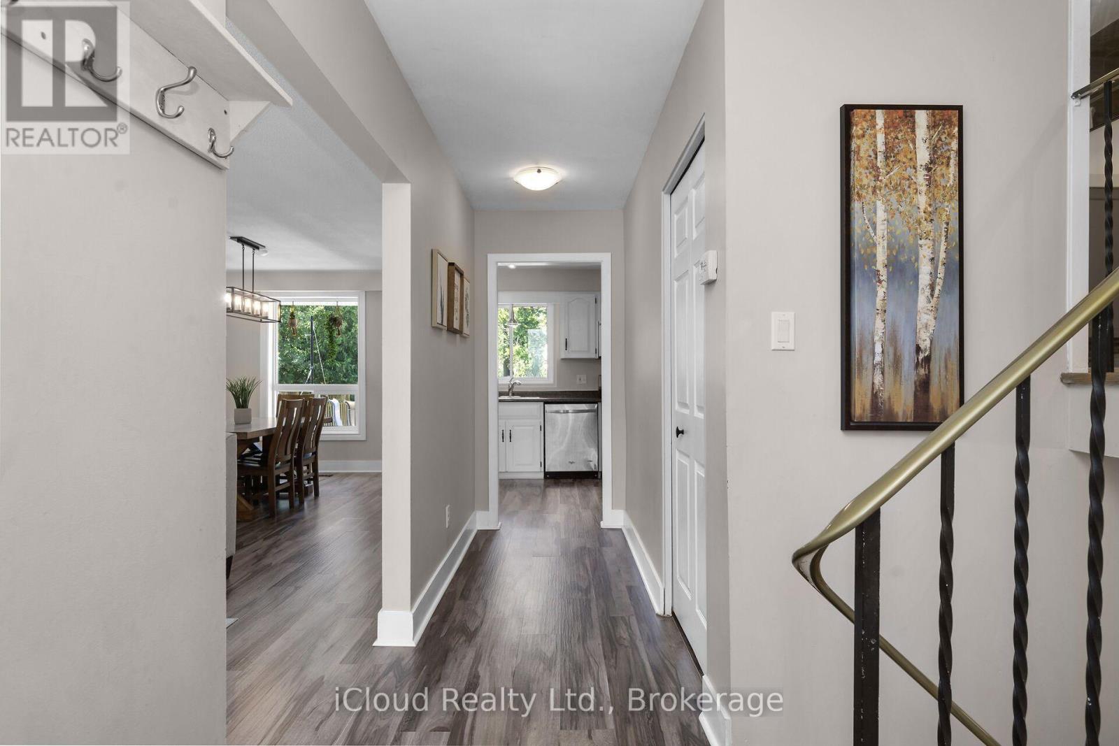 128 Elmore Drive, Halton Hills, Ontario  L7J 1T2 - Photo 4 - W13709266