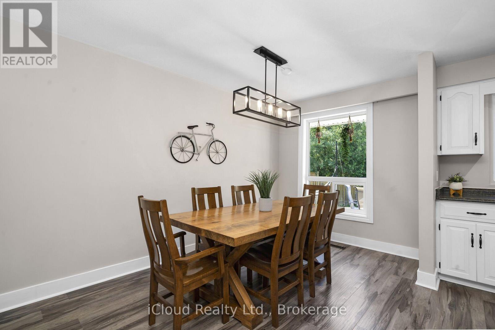 128 Elmore Drive, Halton Hills, Ontario  L7J 1T2 - Photo 8 - W13709266