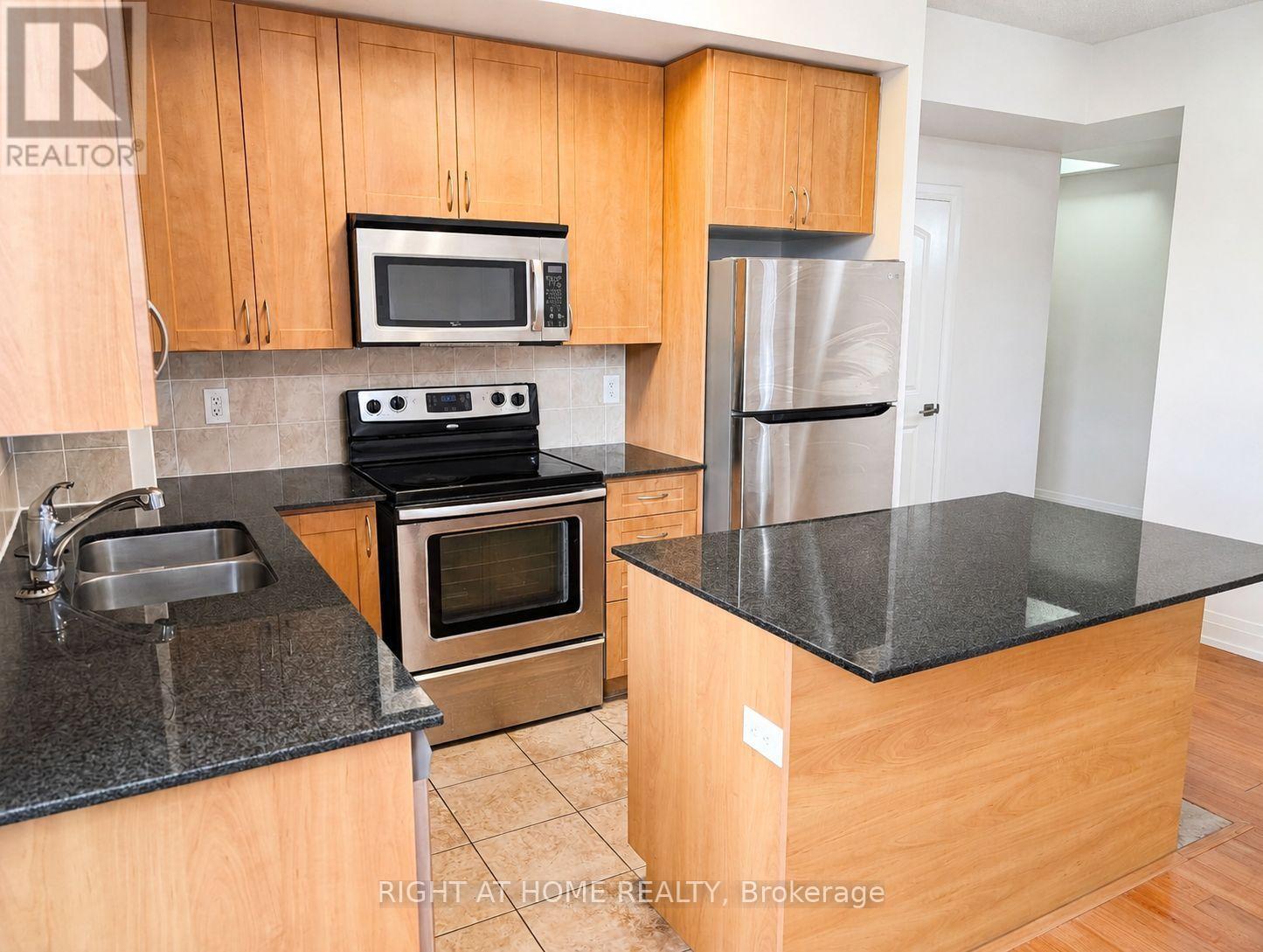 305 - 1060 Sheppard Avenue W, Toronto, Ontario  M3J 0G7 - Photo 12 - W13709308