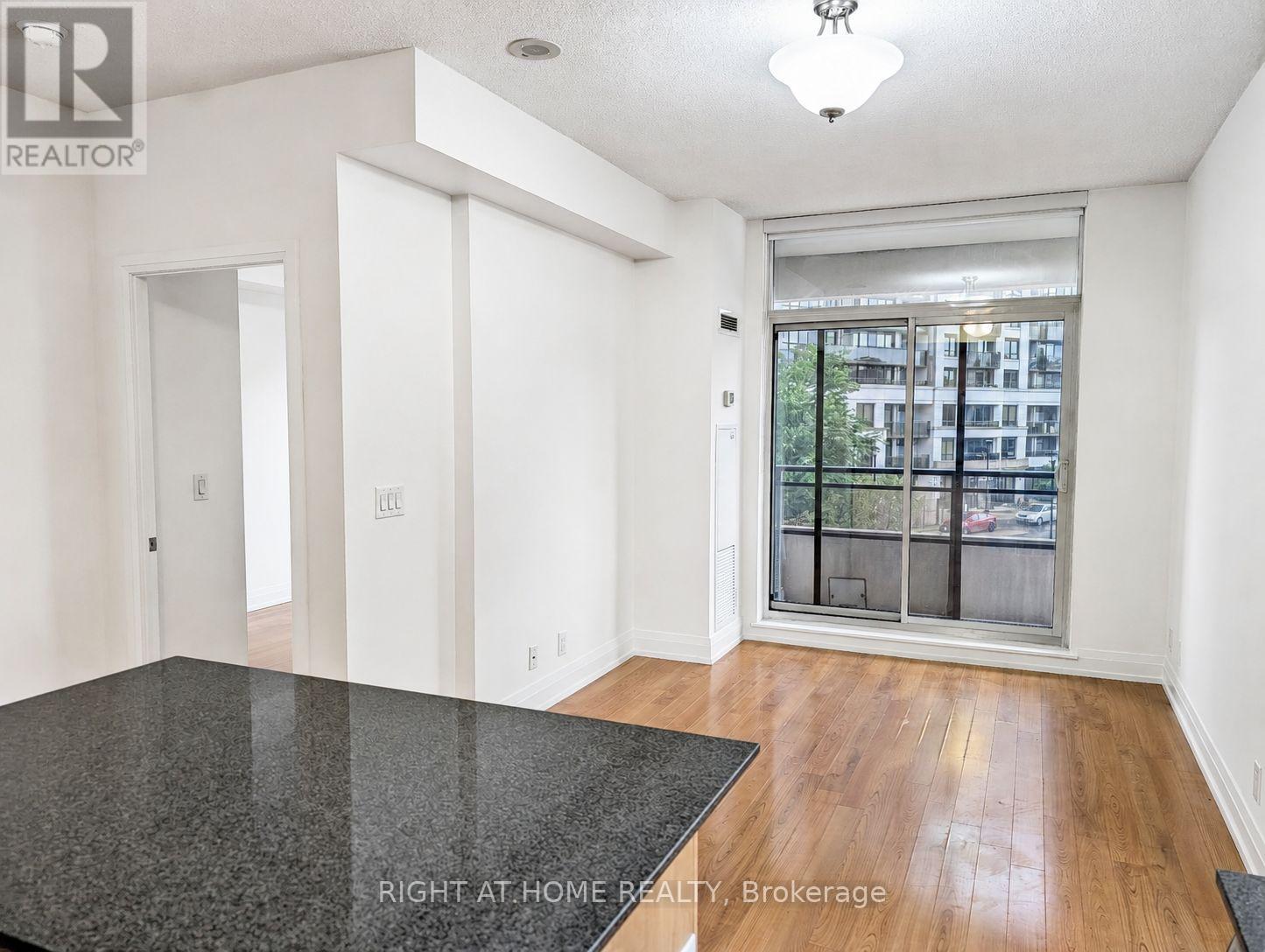 305 - 1060 Sheppard Avenue W, Toronto, Ontario  M3J 0G7 - Photo 14 - W13709308