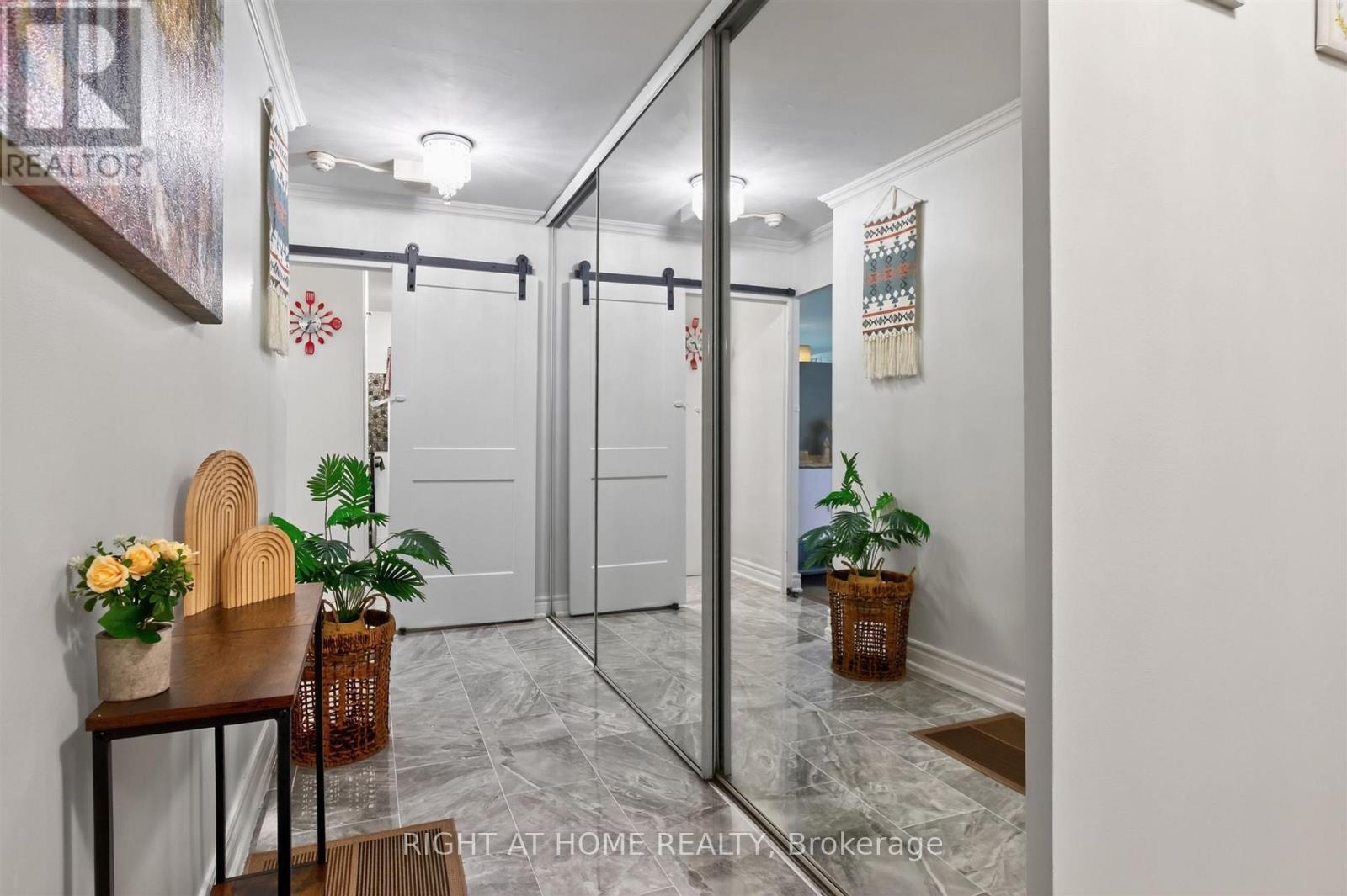 2407 - 3 Massey Square, Toronto, Ontario  M4C 5L5 - Photo 6 - E13704834