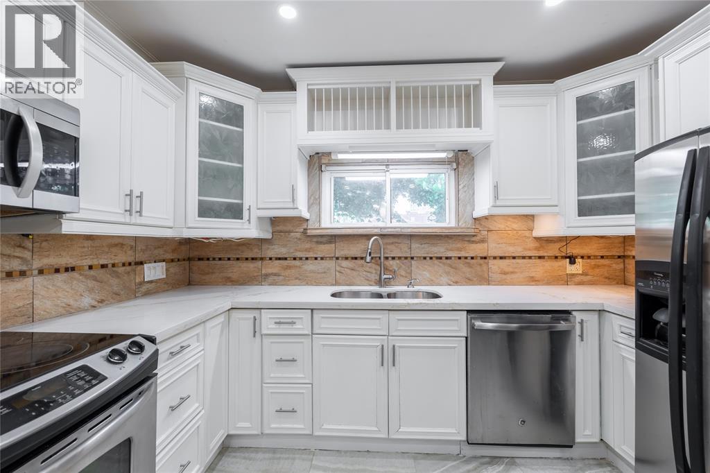 156 Queen Street, Sarnia, Ontario  N7T 2R1 - Photo 11 - 26020273