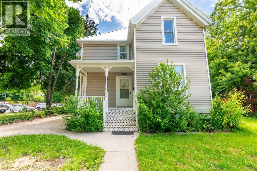 156 Queen Street, Sarnia, Ontario  N7T 2R1 - Photo 2 - 26020273