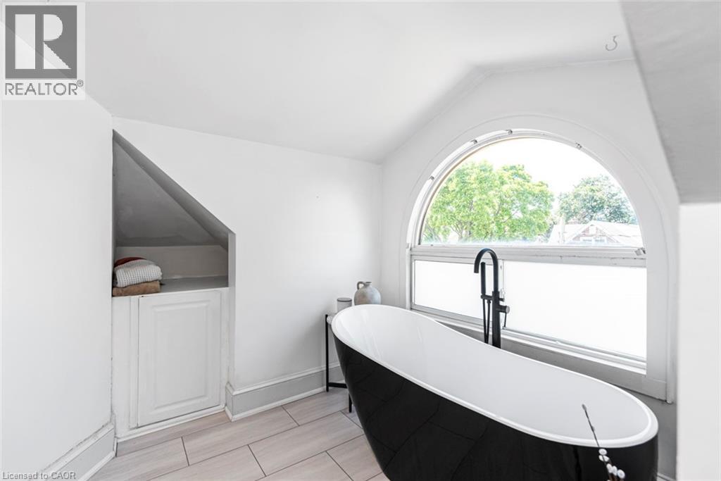 52 Cameron Avenue S, Hamilton, Ontario  L8K 2W9 - Photo 27 - 40850670