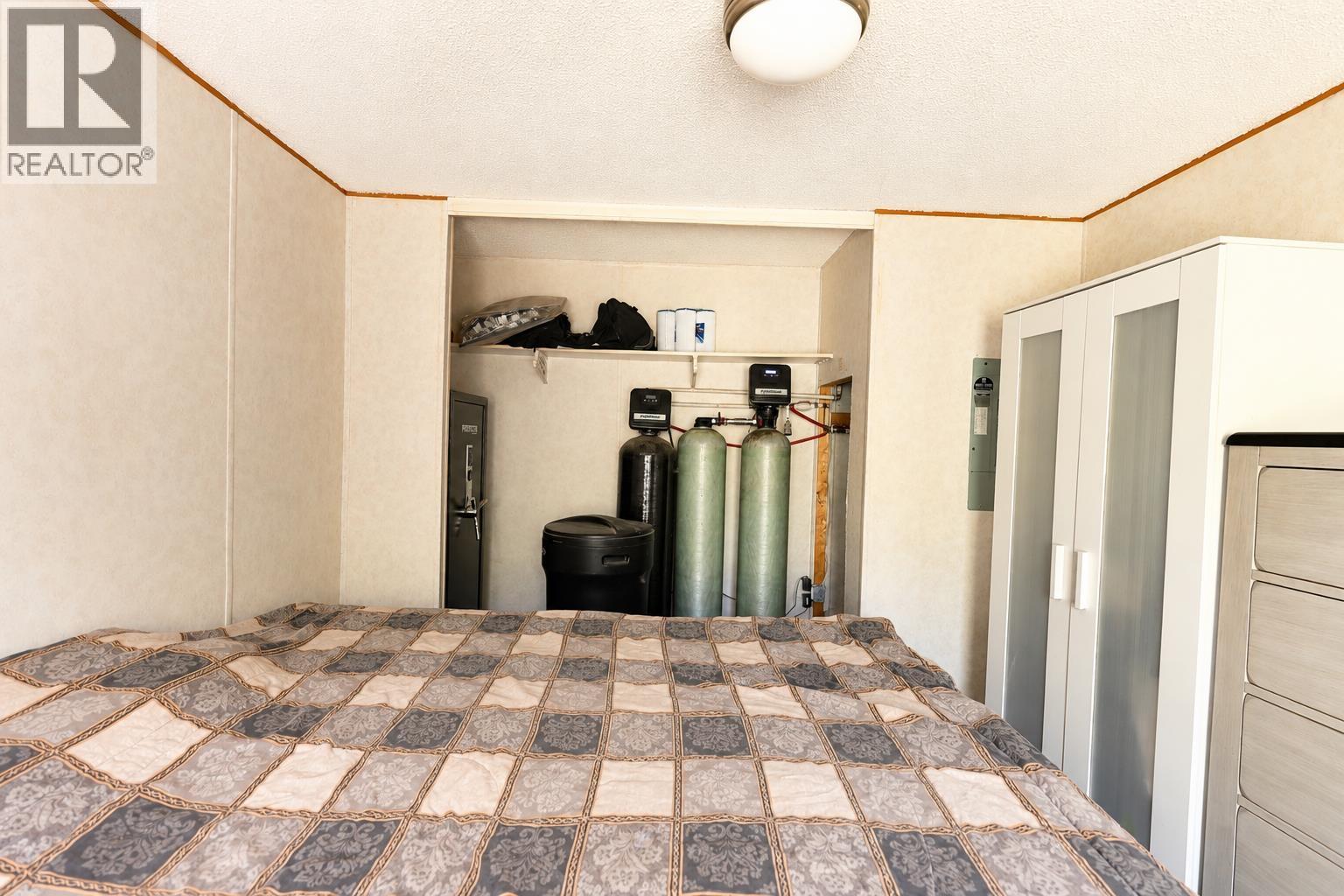 5465 Elliot Lake Road, 108 Mile Ranch, British Columbia  V0K 2E1 - Photo 16 - R3158533
