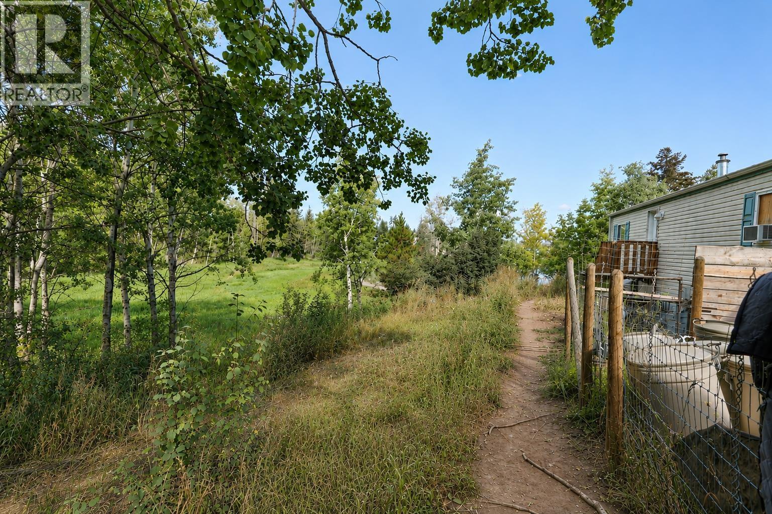 5465 Elliot Lake Road, 108 Mile Ranch, British Columbia  V0K 2E1 - Photo 19 - R3158533