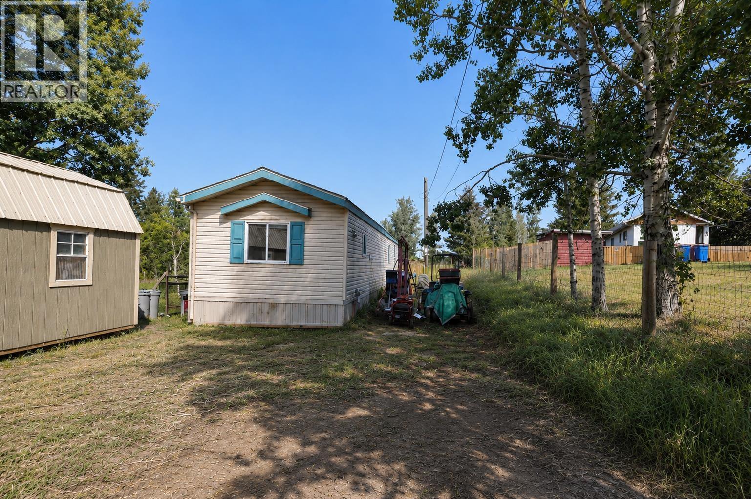 5465 Elliot Lake Road, 108 Mile Ranch, British Columbia  V0K 2E1 - Photo 2 - R3158533