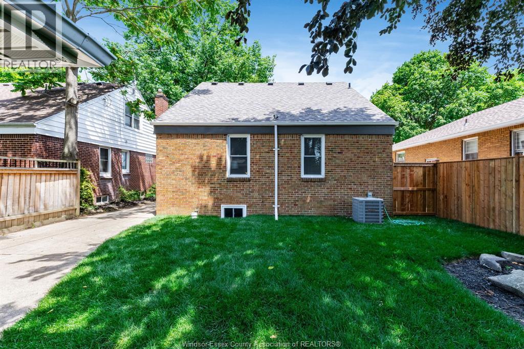 2309 Hall, Windsor, Ontario  N8W 2M1 - Photo 46 - 26020689