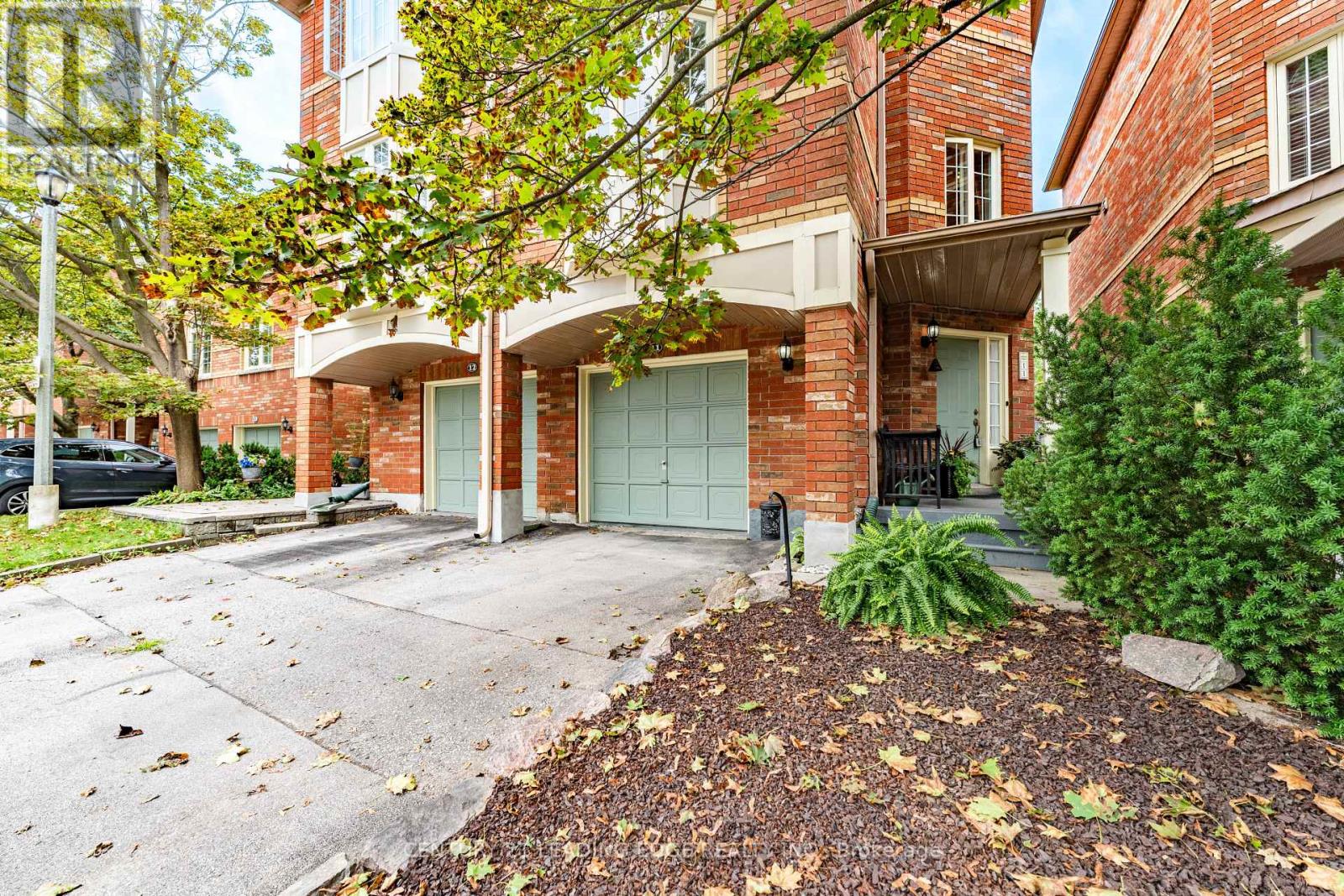 11 Guildpark Pathway, Toronto, Ontario  M1J 3P1 - Photo 2 - E13708290