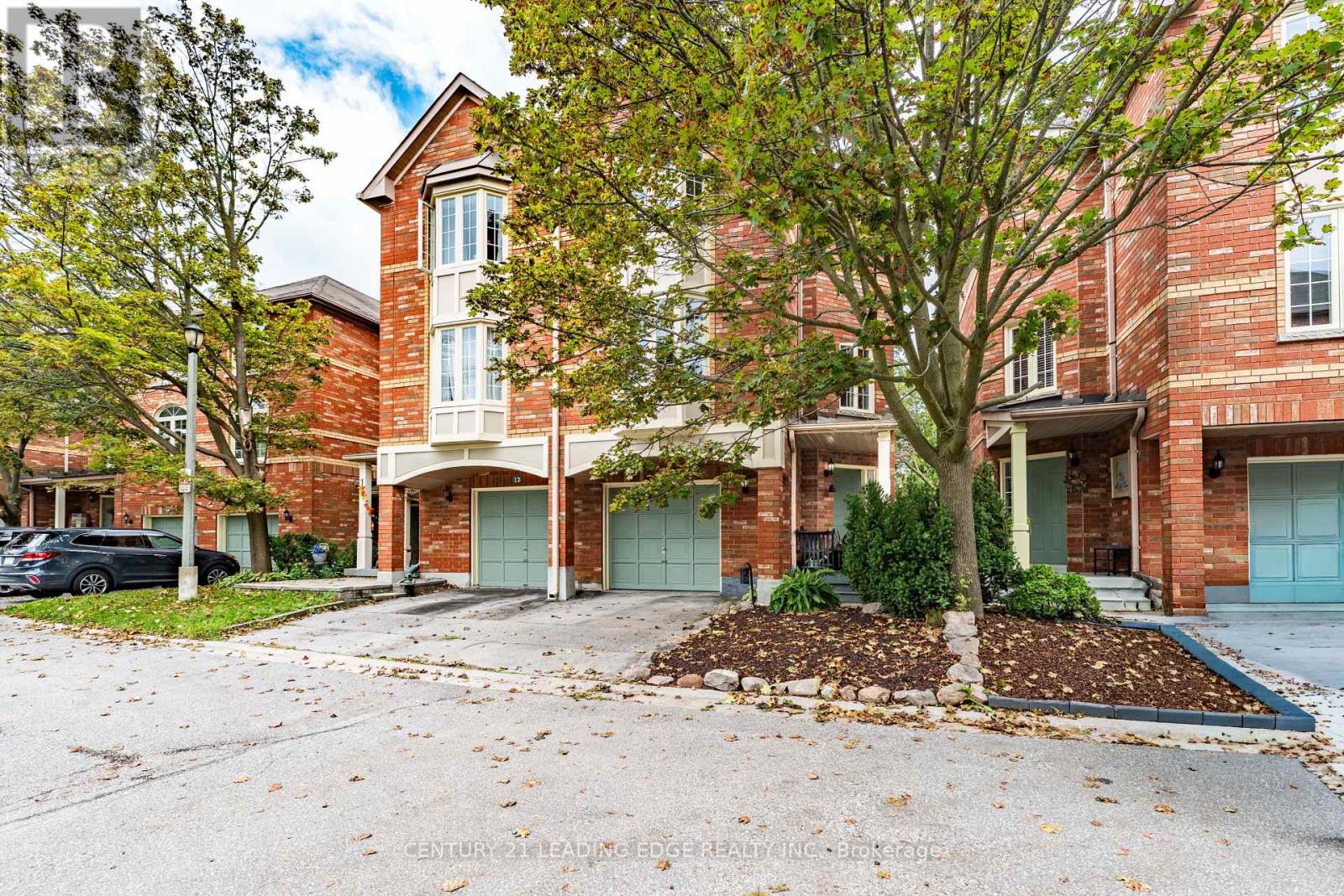 11 Guildpark Pathway, Toronto, Ontario  M1J 3P1 - Photo 3 - E13708290