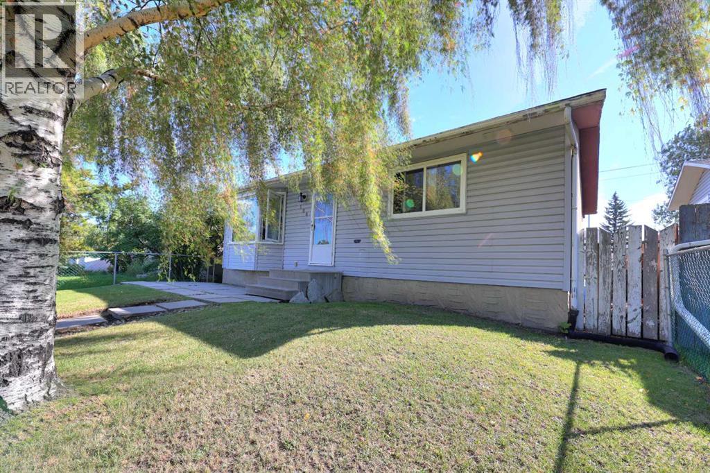 108 Pinecliff Way NE, Calgary, Alberta  T1Y 3X3 - Photo 3 - A2339521