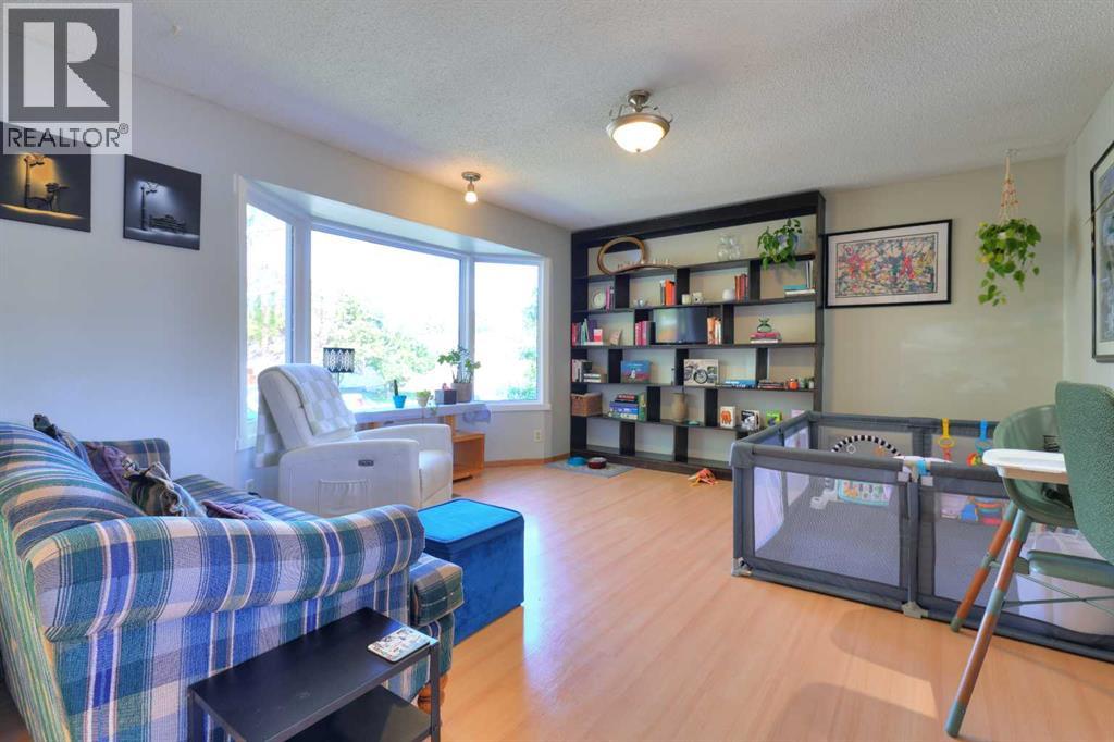 108 Pinecliff Way NE, Calgary, Alberta  T1Y 3X3 - Photo 8 - A2339521