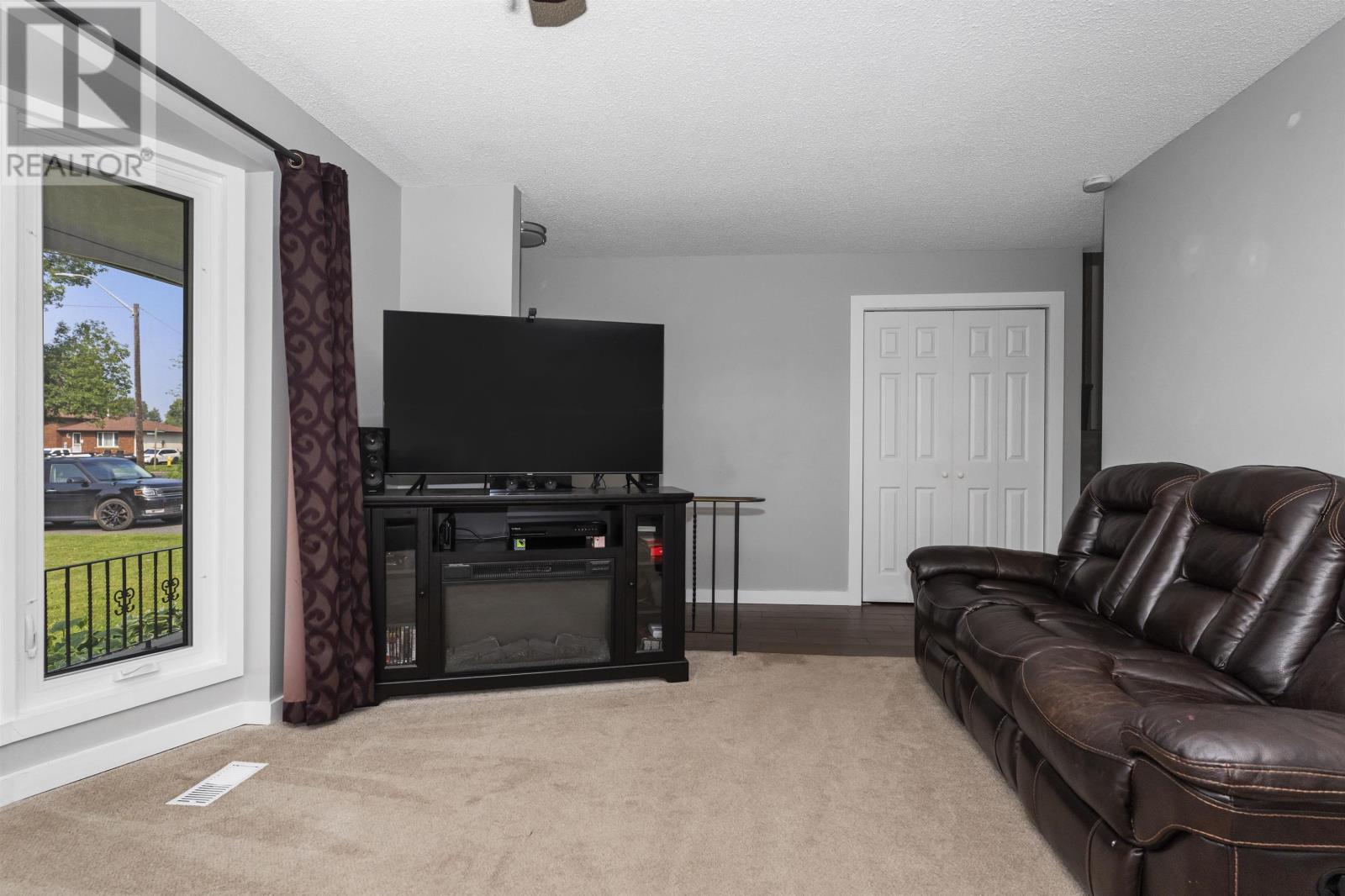 556 Laurentian Dr, Thunder Bay, Ontario  P7C 5J8 - Photo 11 - TB2602499