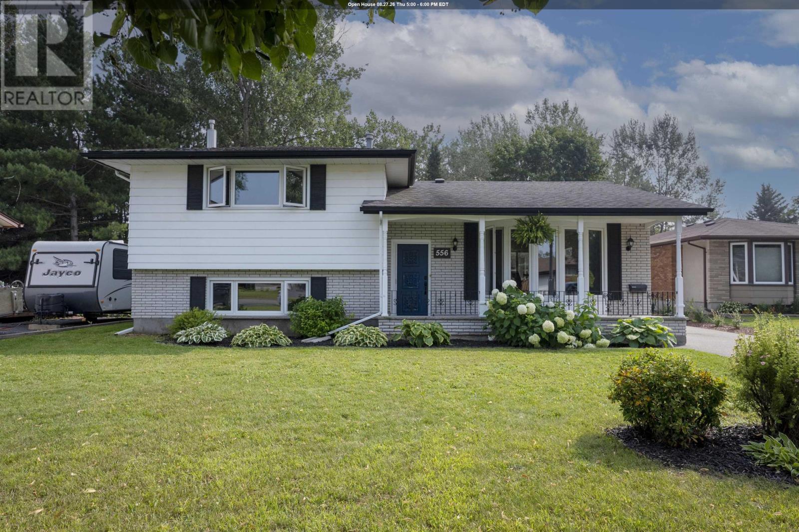 556 Laurentian DR, THUNDER BAY, Ontario