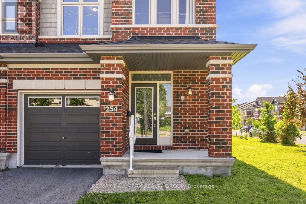254 Dolce Crescent, Ottawa, Ontario  K1X 0B3 - Photo 3 - X13709382