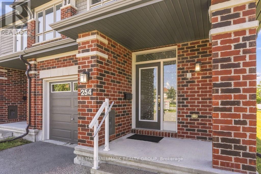 254 Dolce Crescent, Ottawa, Ontario  K1X 0B3 - Photo 4 - X13709382