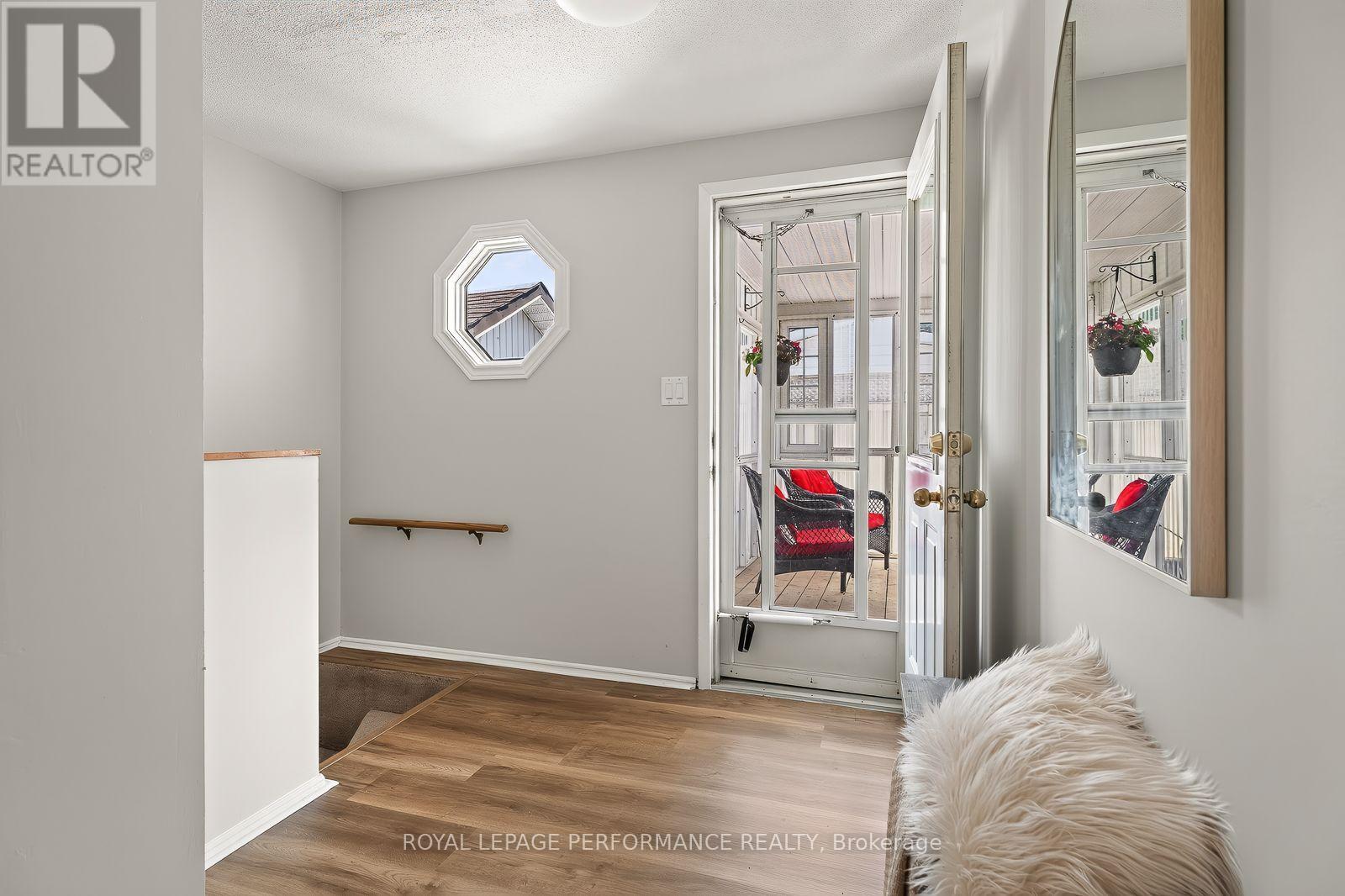 2179 Erinbrook Crescent, Ottawa, Ontario  K1B 4J7 - Photo 7 - X13709416