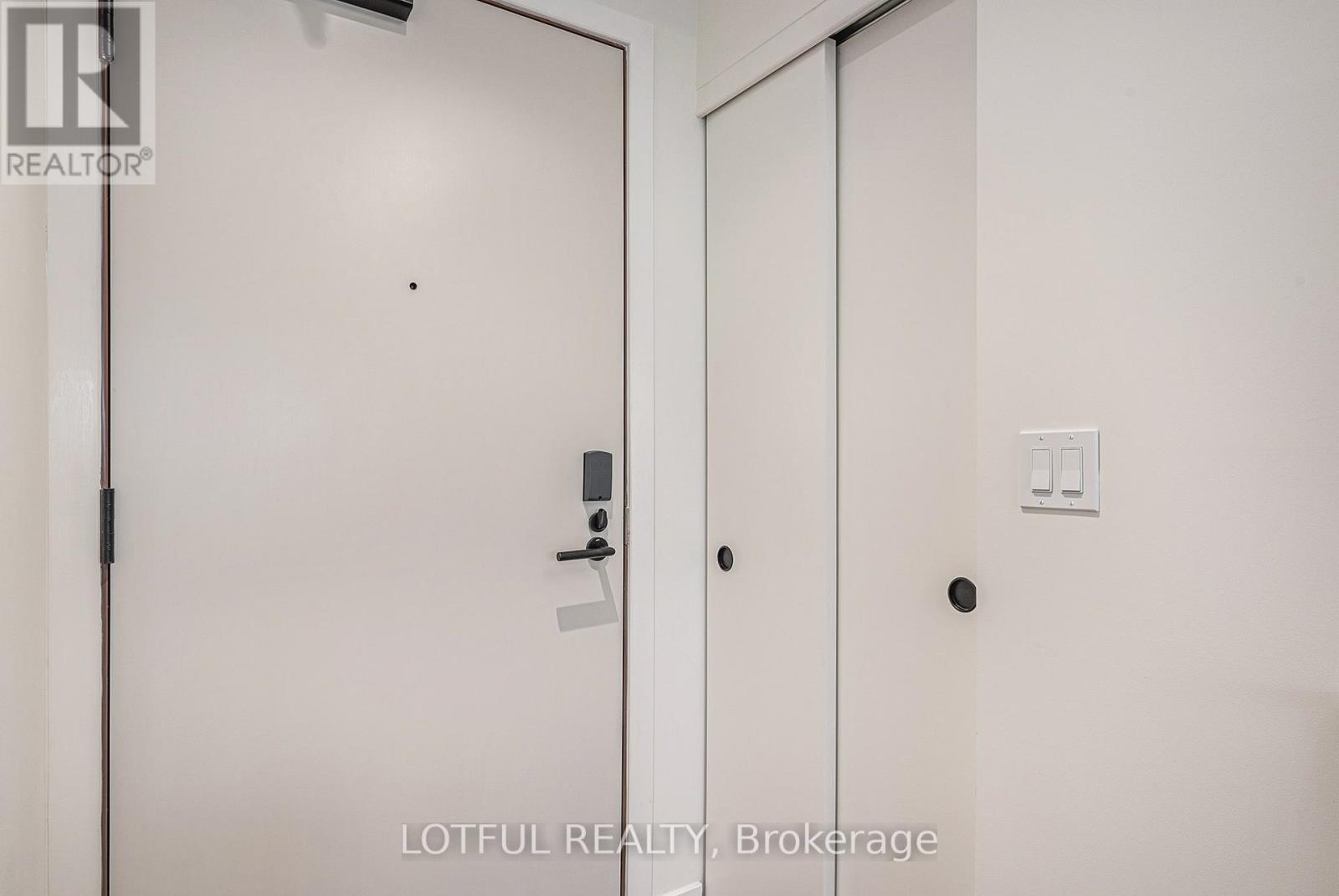 1305 - 560 Rideau Street, Ottawa, Ontario  K1N 5Z8 - Photo 2 - X13709434