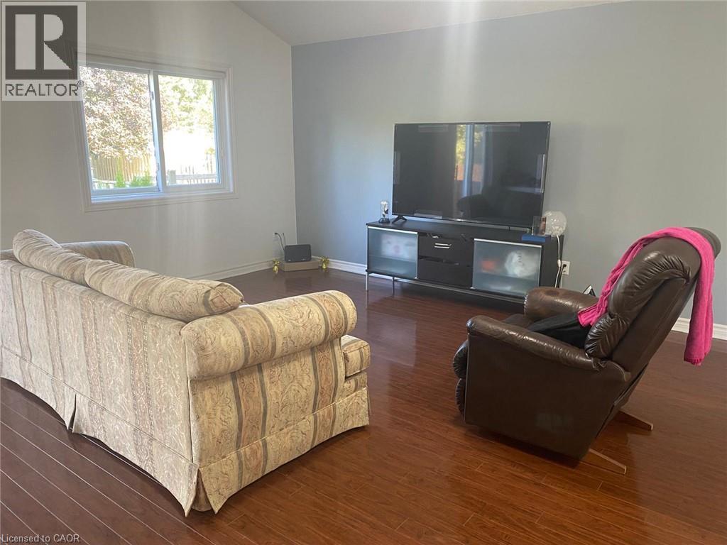806 Fairway Crescent, Kitchener, Ontario  N2A 4B5 - Photo 4 - 40858112