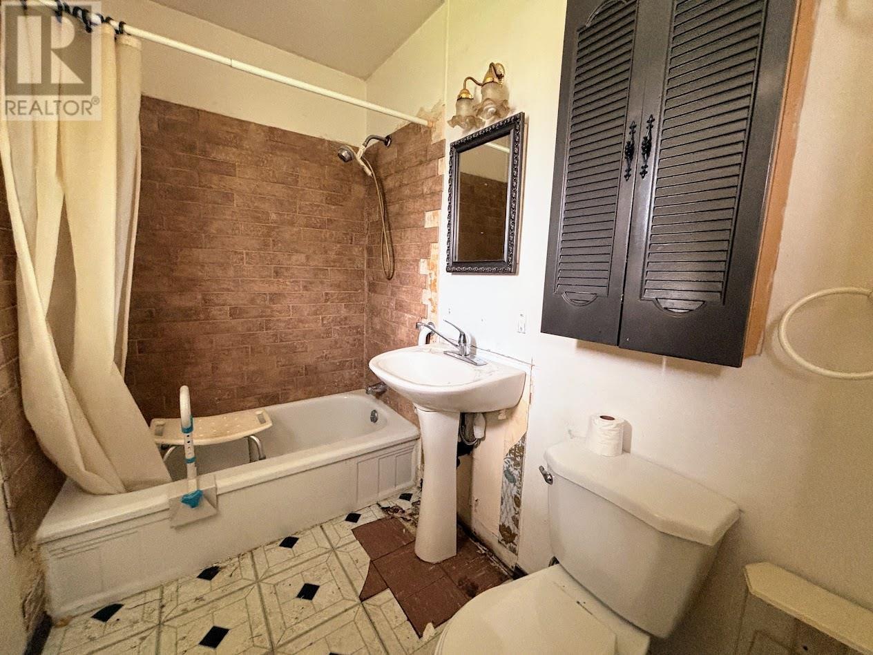 7 Mona Dr, Manitouwadge, Ontario  P0T 2C0 - Photo 8 - TB2602504