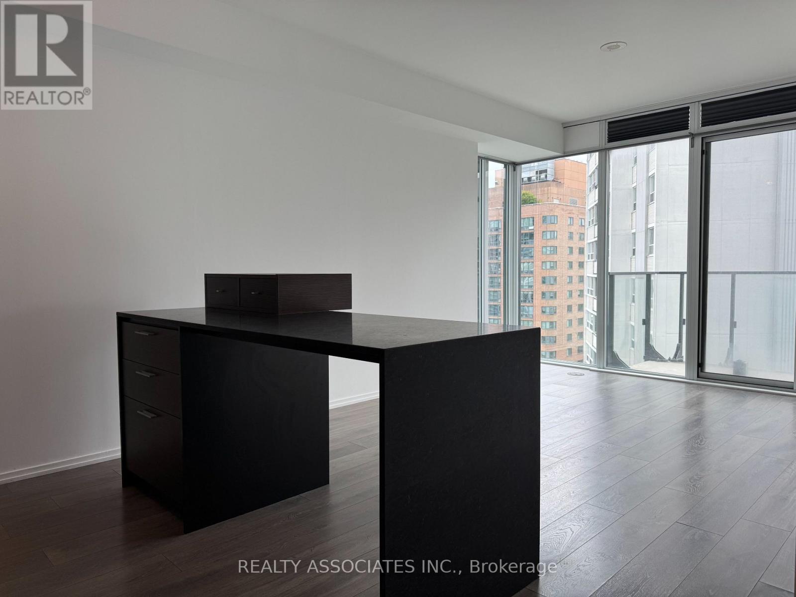 1605 - 75 St Nicholas Street, Toronto, Ontario  M4Y 0A5 - Photo 4 - C13709374